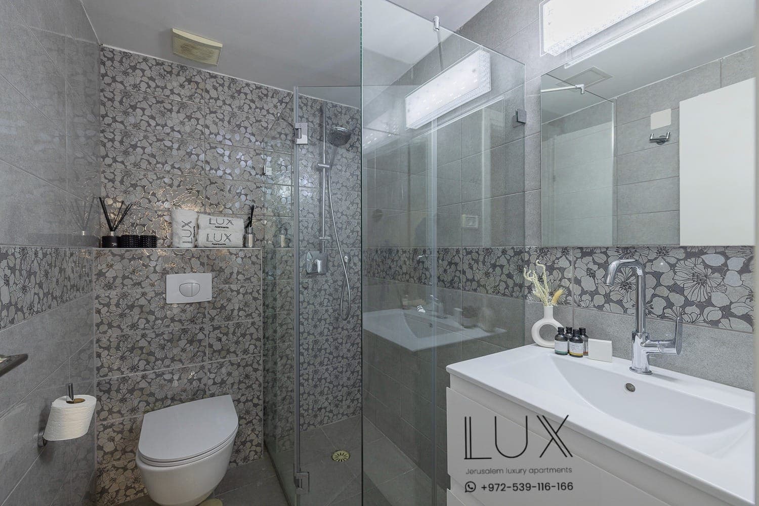 Interior view 3 of 4-Bed Apartment in Romema